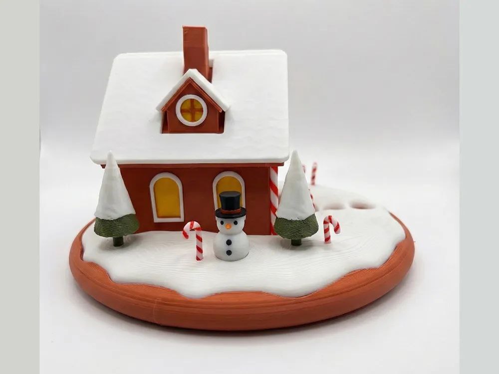 Новогодний красочный домик